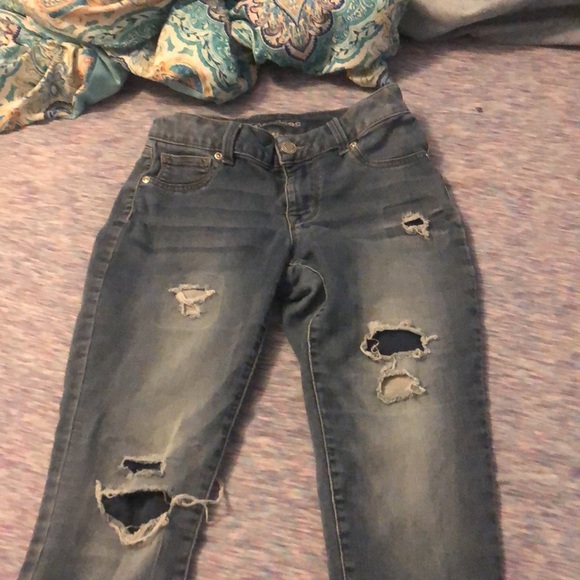 The size have holes in them, but they’re in good shape - Picture 3 of 3